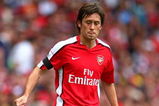 LONDON, ENGLAND - AUGUST 01:  Tomas Rosicky of Arsenal controls the balll during the Emirates Cup match between Arsenal and Athletico Madrid at the Emirates Stadium on August 1, 2009 in London, England.  (Photo by Phil Cole/Getty Images)