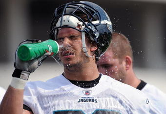 JACKSONVILLE, FL - MAY 1:  Tackle Eben Britton #73 of the Jacksonville Jaguars seeks relief from the heat during a team mini-camp on May 1, 2009 on the practice fields at Jacksonville Municipal Stadium in Jacksonville, Florida.  (Photo by Al Messerschmidt/Getty Images)