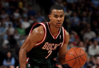 DENVER - NOVEMBER 18:  Ramon Sessions #7 of the Milwaukee Bucks controls the ball against the Denver Nuggets at the Pepsi Center on November 18, 2008 in Denver, Colorado. The Nuggets defeated the Bucks 114-105.  (Photo by Doug Pensinger/Getty Images)