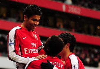 LONDON - MARCH 08:  Eduardo of Arsenal celebrates scoring his team's second goal during the the FA Cup Sponsored by E.on 5th round match between Arsenal and Burnley at Emirates Stadium on March 8, 2009 in London, England.  (Photo by Mike Hewitt/Getty Images)