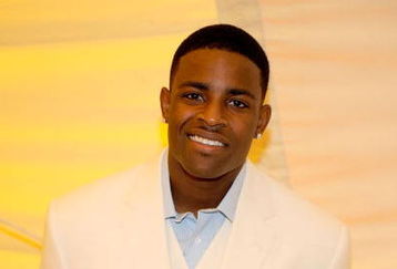 LOS ANGELES, CA - JULY 15:  NFL player Michael Crabtree arrives at the 2009 ESPY Awards held at Nokia Theatre LA Live on July 15, 2009 in Los Angeles, California. The 17th annual ESPYs will air on Sunday, July 19 at 9PM ET on ESPN.  (Photo by Kevork Djansezian/Getty Images for ESPY)