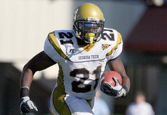 CHAPEL HILL, NC - NOVEMBER 08:  Jonathan Dwyer #21 of the Georgia Tech Yellow Jackets carries the ball during the game against the North Carolina Tar Heels at Kenan Stadium on November 8, 2008 in Chapel Hill, North Carolina.  (Photo by Kevin C. Cox/Getty Images)