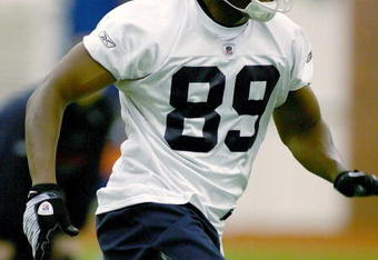ORCHARD PARK, NY - MAY 01:  Shawn Nelson #89  of the Buffalo Bills runs drills during Buffalo Bills Minicamp at Buffalo Bills Fieldhouse on May 1, 2009 in Orchard Park, New York.  (Photo by Rick Stewart/Getty Images)
