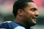 NASHVILLE, TN - DECEMBER 11:  Steve McNair #9 of the Tennessee Titans stands on the sideline during the game with the Houston Texans on December 11, 2005 at the Coliseum in Nashville, Tennessee. The Titans won 13-10. (Photo by Scott Halleran/Getty Images)