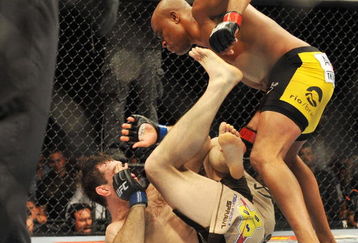 PHILADELPHIA - AUGUST 08:  (Top) Anderson Silva battles  Forrest Griffin during their light heavyweight bout at UFC 101: Declaration at the Wachovia Center on August 8, 2009 in Philadelphia, Pennsylvania.  (Photo by Jon Kopaloff/Getty Images)