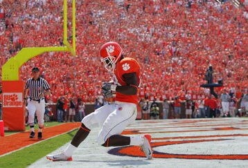 CLEMSON, SC - SEPTEMBER 23:  C.J. Spiller #28 of the Clemson Tigers runs into the endzone as the Clemson Tigers host visiting University of North Carolina Tar Heels during their game on September 23, 2006 at Memorial Stadium in Clemson, South Carolina.  (Photo By Streeter Lecka/Getty Images)