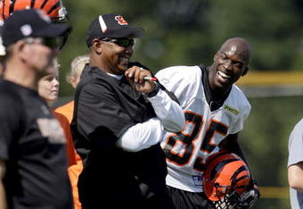 GEORGETOWN, KY - JULY 31:  Chad Ochocinco #85 (R) of the Cincinnati Bengals and Head Coach Marvin Lewis (middle with white sleeves) share a lauugh during the Bengals training camp at Georgetown College on July 31, 2009 in Georgetown, Kentucky.  (Photo by Andy Lyons/Getty Images)