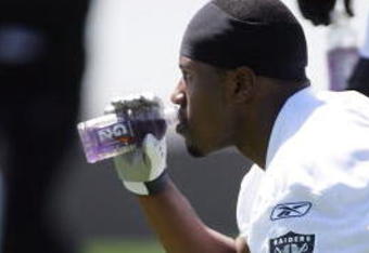 ALAMEDA, CA - MAY 08:  Darrius Heyward-Bey #12 of the Oakland Raiders takes a drink of Gatorade during the Raiders minicamp at the team's permanent training facility on May 8, 2009 in Alameda, California.  (Photo by Ezra Shaw/Getty Images)
