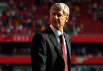 LONDON, ENGLAND - MAY 24:  Arsenal Manager Arsene Wenger looks on after the Barclays Premier League match between Arsenal and Stoke City at Emirates Stadium on May 24, 2009 in London, England.  (Photo by Ryan Pierse/Getty Images)