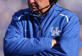 LEXINGTON, KY - NOVEMBER 8:  Head coach Rich Brooks of the Kentucky Wildcats looks on during the game against the Georgia Bulldogs at Commonwealth Stadium on November 8, 2008 in Lexington, Kentucky. (Photo by Andy Lyons/Getty Images)