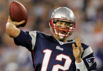GLENDALE, AZ - FEBRUARY 03:  Tom Brady #12 of of the New England Patriots passes in the fourth quarter of Super Bowl XLII against the New York Giants on February 3, 2008 at the University of Phoenix Stadium in Glendale, Arizona.  (Photo by Streeter Lecka/Getty Images)