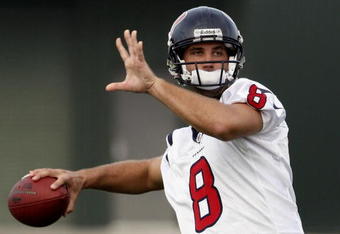 HOUSTON - JULY 31:  Quarterback Matt Schaub #8 throws a pass during the first practice of training camp on July 31, 2009 in Houston, Texas.  (Photo by Bob Levey/Getty Images)