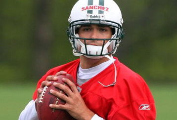 FLORHAM PARK, NJ - MAY 02:  Quarterback Mark Sanchez #6 of the New York Jets throws a pass during minicamp on May 2, 2009 at the Atlantic Health Jets Training Center in Florham Park, New Jersey.  (Photo by Jim McIsaac/Getty Images)