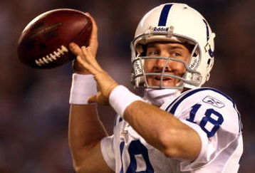 SAN DIEGO, CA - NOVEMBER 23:   Quarterback Peyton Manning #18 of the Indianapolis Colts in action against the San Diego Chargers during their NFL Game at Qualcomm Stadium on November 23, 2008 in San Diego, California. (Photo by Donald Miralle/Getty Images)