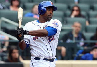 NEW YORK - MAY 09:  Carlos Delgado #21 of the New York Mets bats against the Pittsburgh Pirates on May 9, 2009 at Citi Field in the Flushing neighborhood of the Queens borough of New York City. The Mets defeated the Pirates 10-1.  (Photo by Jim McIsaac/Getty Images)