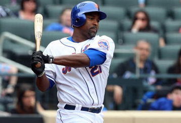 NEW YORK - MAY 09:  Carlos Delgado #21 of the New York Mets bats against the Pittsburgh Pirates on May 9, 2009 at Citi Field in the Flushing neighborhood of the Queens borough of New York City. The Mets defeated the Pirates 10-1.  (Photo by Jim McIsaac/Getty Images)