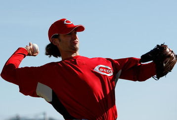 SARASOTA, FL - FEBRUARY 18:  Bronson Arroyo #61 of the Cincinnati Reds works out during practice after Spring Training Photo day on February 18, 2009 at the Cincinnati Reds training facility in Sarasota, Florida.  (Photo by Chris Graythen/Getty Images)