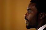 RICHMOND, VA - AUGUST 27:  NFL star Michael Vick speaks at a press conference after appearing in federal court August 27, 2007 in Richmond, Virginia. Vick pleaded guilty in court to federal dogfighting conspiracy charges.  (Photo by Win McNamee/Getty Images)