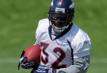 ENGLEWOOD, CO - MAY 03:  Running back LaMont Jordan #32 participates in Denver Broncos Minicamp at the Broncos training facility on May 3, 2009 in Englewood, Colorado.  (Photo by Doug Pensinger/Getty Images)