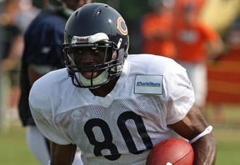 BOURBONNAIS, IL - AUGUST 04: Earl Bennett #80 of the Chicago Bears runs with the ball during a training camp practice on August 4, 2009 at Olivet Nazarene University in Bourbonnais, Illinois. (Photo by Jonathan Daniel/Getty Images)
