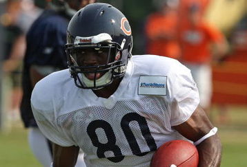 BOURBONNAIS, IL - AUGUST 04: Earl Bennett #80 of the Chicago Bears runs with the ball during a training camp practice on August 4, 2009 at Olivet Nazarene University in Bourbonnais, Illinois. (Photo by Jonathan Daniel/Getty Images)