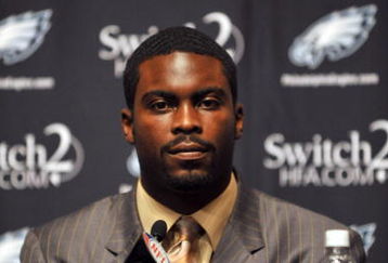 PHILADELPHIA - AUGUST 14: Michael Vick of the Philadelphia Eagles speaks at a press conference at the NovaCare Complex on August 14, 2009 in Philadelphia, Pennsylvania. Vick signed a one-year contract, with a second year option, with the Eagles.  (Photo by Larry French/Getty Images)