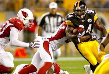 PITTSBURGH - AUGUST 13:  Rashard Mendenhall #34 of the Pittsburgh Steelers runs against the the Arizona Cardinals  on August 13, 2009 at Heinz Field in Pittsburgh, Pennsylvania.  (Photo by Rick Stewart/Getty Images)
