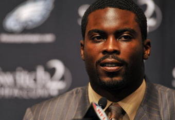 PHILADELPHIA - AUGUST 14: Michael Vick of the Philadelphia Eagles speaks at a press conference at the NovaCare Complex on August 14, 2009 in Philadelphia, Pennsylvania. Vick signed a one-year contract, with a second year option, with the Eagles.  (Photo by Larry French/Getty Images)