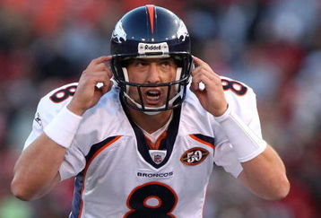 SAN FRANCISCO - AUGUST 14:  Quarterback Kyle Orton #8 of the Denver Broncos calls a ball against the San Francisco 49ers during the preseason game on August 14, 2009 at Candlestick Park in San Francisco, California.  (Photo by Jed Jacobsohn/Getty Images)