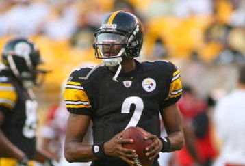 PITTSBURGH - AUGUST 13: Dennis Dixon #2 of the Pittsburgh Steelers warms up prior to a preseason NFL game against  the Arizona Cardinals  on August 13, 2009 at Heinz Field in Pittsburgh, Pennsylvania.  (Photo by Rick Stewart/Getty Images)