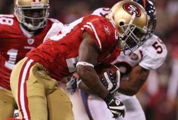 SAN FRANCISCO - AUGUST 14:  Running back Glen Coffee #29 of the San Francisco 49ers runs the ball against Jack Williams #26 Denver Broncos during the preseason game on August 14, 2009 at Candlestick Park in San Francisco, California. (Photo by Jed Jacobsohn/Getty Images)
