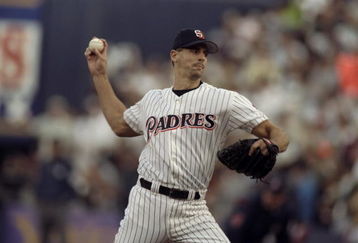 21 Oct 1998: Pitcher Kevin Brown #27 of the San Diego Padres in action during the 1998 World Series Game 4 against the New York Yankees at Qualcomm Stadium in San Diego, California. The Yankees defeated the Padres 3-0.