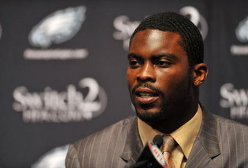 PHILADELPHIA - AUGUST 14: Michael Vick of the Philadelphia Eagles speaks at a press conference at the NovaCare Complex on August 14, 2009 in Philadelphia, Pennsylvania. Vick signed a one-year contract, with a second year option, with the Eagles.  (Photo by Larry French/Getty Images)
