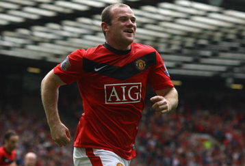 MANCHESTER, ENGLAND - AUGUST 16:  Wayne Rooney of Manchester United celebrates scoring the opening goal during the Barclays Premier League match between Manchester United and Birmingham City at Old Trafford on August 16, 2009 in Manchester, England.  (Photo by Alex Livesey/Getty Images)