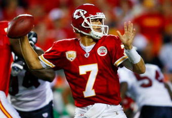 KANSAS CITY, MO - AUGUST 15:  Quarterback Matt Cassel #7 of the Kansas City Chiefs drops back to pass against the Houston Texans during their preseason game at Arrowhead Stadium on August 15, 2009 in Kansas City, Missouri. (Photo by Dilip Vishwanat/Getty Images)