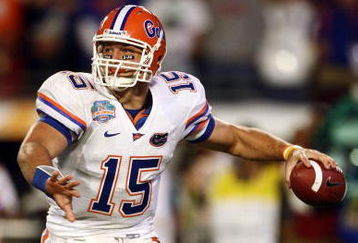 MIAMI - JANUARY 08:  Quarterback Tim Tebow #15 of the Florida Gators looks to pass against the Oklahoma Sooners in the FedEx BCS National Championship Game at Dolphin Stadium on January 8, 2009 in Miami, Florida.  (Photo by Donald Miralle/Getty Images)