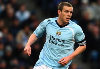 MANCHESTER, UNITED KINGDOM - JANUARY 03:  Richard Dunne of Manchester City in action during the FA Cup sponsored by e.on third round match between Manchester City and Nottingham Forest at The City of Manchester Stadium on January 3, 2009 in Manchester, England.  (Photo by Laurence Griffiths/Getty Images)