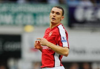 LIVERPOOL, ENGLAND - AUGUST 15:  Thomas Vermaelen of Arsenal during the Barclays Premier League match between Everton and Arsenal at Goodison Park on August 15, 2009 in Liverpool, England.  (Photo by Michael Regan/Getty Images)