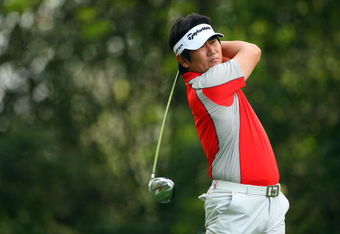 AUGUSTA, GA - APRIL 10:  Yong-Eun Yang of South Korea hits his tee shot on the fourth hole during the second round of the 2009 Masters Tournament at Augusta National Golf Club on April 10, 2009 in Augusta, Georgia.  (Photo by Andrew Redington/Getty Images)
