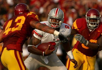 LOS ANGELES, CA - SEPTEMBER 13:  Terrelle Pryor #2 of the Ohio State Buckeyes runs the ball against the USC Trojans during the college football game at the Los Angeles Memorial Coliseum on September 13, 2008 in Los Angeles, California.  (Photo by Stephen Dunn/Getty Images)