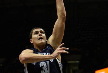 MILWAUKEE - NOVEMBER 14: Darko Milicic #31 of the Memphis Grizzlies puts a shot up during the game against the Milwaukee Bucks on November 14, 2007 at the Bradley Center in Milwaukee, Wisconsin.  The Bucks won 102-99.  NOTE TO USER: User expressly acknowledges and agreees that, by downloading and/or using this Photograph, User is consenting to the terms and conditions of the Getty Images License Agreement. (Photo by Jonathan Daniel/Getty Images)