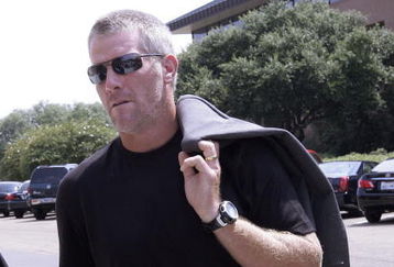 HATTIESBURG, MS - JULY 11:  Former NFL quarterback Brett Favre arrives for a funeral service for former NFL quarterback Steve McNair on July 11, 2009 in Hattiesburg, Mississippi.  (Photo by Dave Martin/Getty Images)