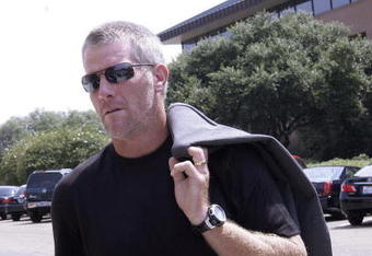HATTIESBURG, MS - JULY 11:  Former NFL quarterback Brett Favre arrives for a funeral service for former NFL quarterback Steve McNair on July 11, 2009 in Hattiesburg, Mississippi.  (Photo by Dave Martin/Getty Images)