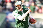 EAST RUTHERFORD, NJ - DECEMBER 14:  Brett Favre #4 of The New York Jets scrambles on a naked bootleg against The Buffalo Bills during their game on December 14, 2008 at Giants Stadium in East Rutherford, New Jersey.  (Photo by Al Bello/Getty Images)