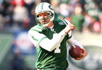 EAST RUTHERFORD, NJ - DECEMBER 14:  Brett Favre #4 of The New York Jets scrambles on a naked bootleg against The Buffalo Bills during their game on December 14, 2008 at Giants Stadium in East Rutherford, New Jersey.  (Photo by Al Bello/Getty Images)