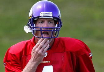 EDEN PRAIRIE, MN - AUGUST 18:  Brett Favre #4 participates in a passing drill during a Minnesota Vikings practice session on August 18, 2009 at Winter Park in Eden Prairie, Minnesota. Favre has reportedly agreed to play for the Vikings, a reversal of his announced retirement.  (Photo by Scott A. Schneider/Getty Images)