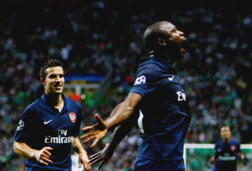 GLASGOW, SCOTLAND - AUGUST 18:  William Gallas of Arsenal celebrates after scoring during the UEFA Champions League qualifying match between Celtic and Arsenal at Celtic Park on August 18, 2009 in Glasgow, Scotland.  (Photo by Jeff J Mitchell/Getty Images)