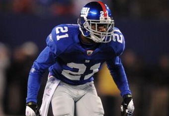 EAST RUTHERFORD, NJ - NOVEMBER 02: Kenny Phillips #21 of the New York Giants in action against the Dallas Cowboys during their game on November 2, 2008 at Giants Stadium in East Rutherford, New Jersey.  (Photo by Al Bello/Getty Images)