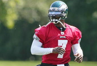 PHILADELPHIA - AUGUST 15:  Michael Vick runs during a workout at the NovaCare Complex on August 15, 2009 in Philadelphia, Pennsylvania.  (Photo by Len Redkoles/Getty Images)