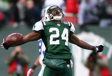 EAST RUTHERFORD, NJ - DECEMBER 14:  Darrelle Revis #24 of the New York Jets celebrates making a game saving interception in the closing minutes of regulation preserving a 31-27 win against the Buffalo Bills during their game on December 14, 2008 at Giants Stadium in East Rutherford, New Jersey.  (Photo by Al Bello/Getty Images)